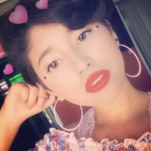 Meet your Posher, Andrea